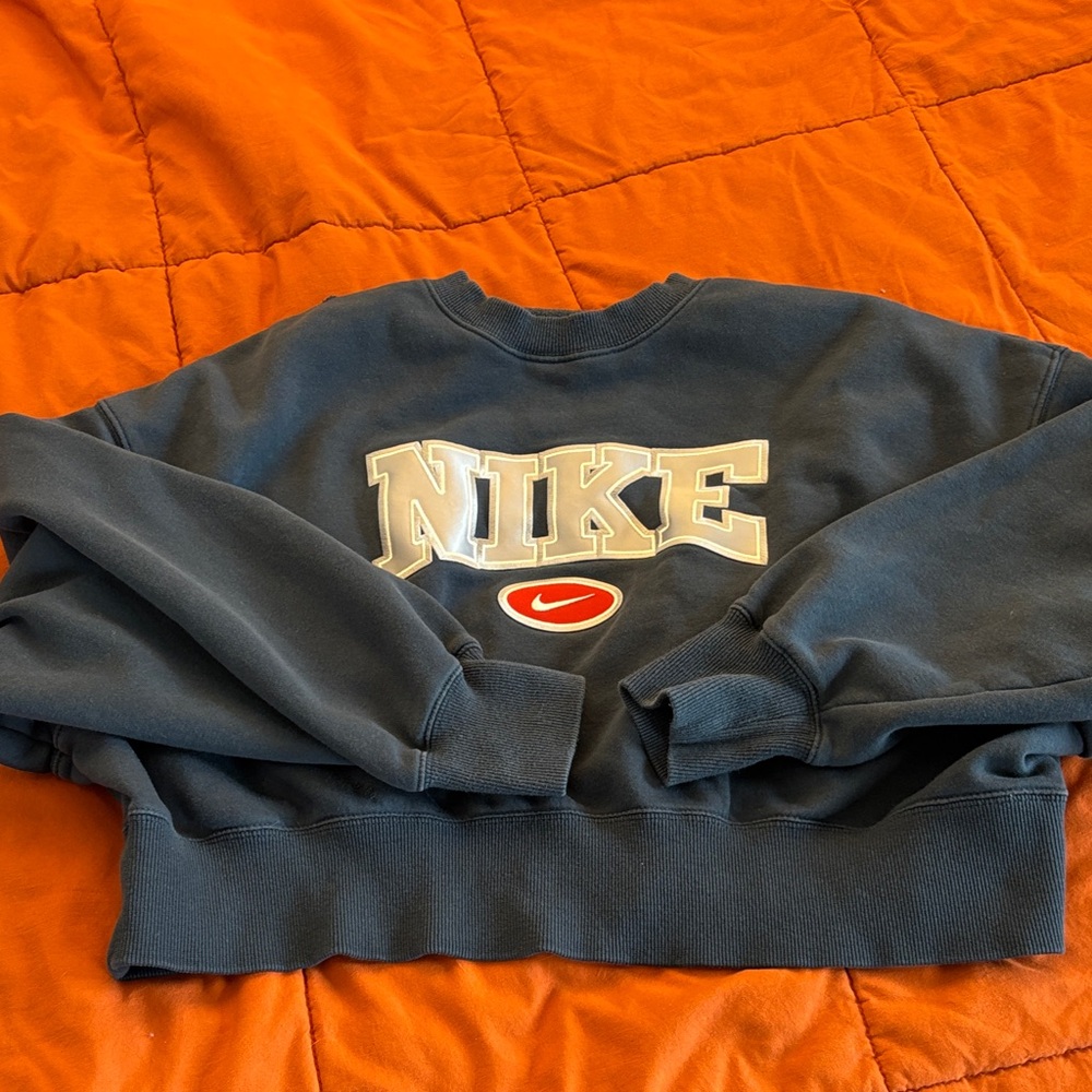Nike women’s crop sweater